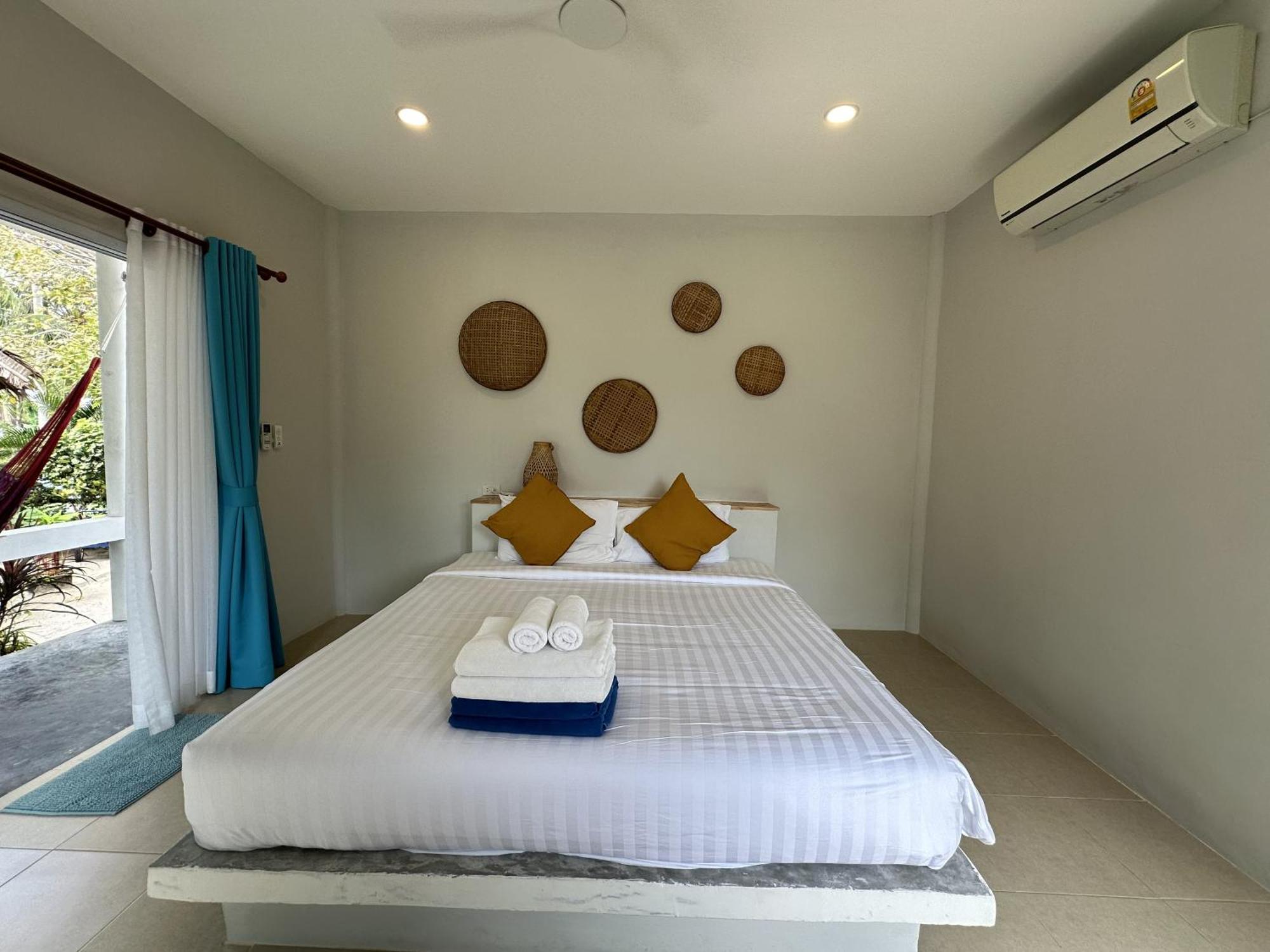 Sand Terrace Beach Bungalows Баан Тай Номер фото